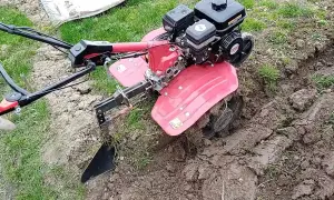 Jak zamontować pług do glebogryzarki Hortmasz - uniknij typowych błędów