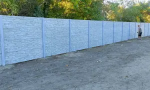 Skuteczne sposoby na podwyższenie ogrodzenia betonowego i zwiększenie prywatności