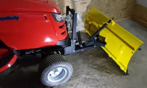 Jak zamontować pług do traktorka kosiarki - proste kroki i porady