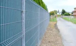 Jakie są przepisy dotyczące odległości ogrodzenia od drogi gminnej?
