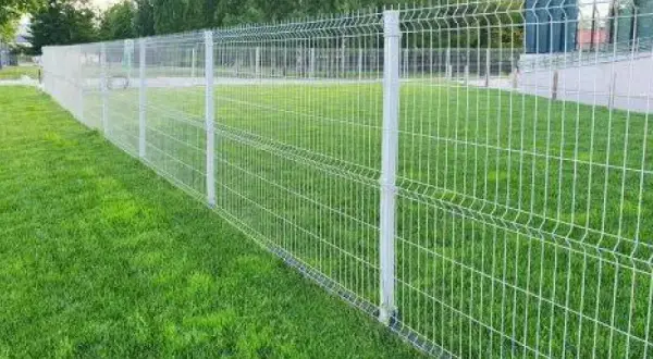 Jaka grubość słupka do ogrodzenia panelowego, aby uniknąć problemów?