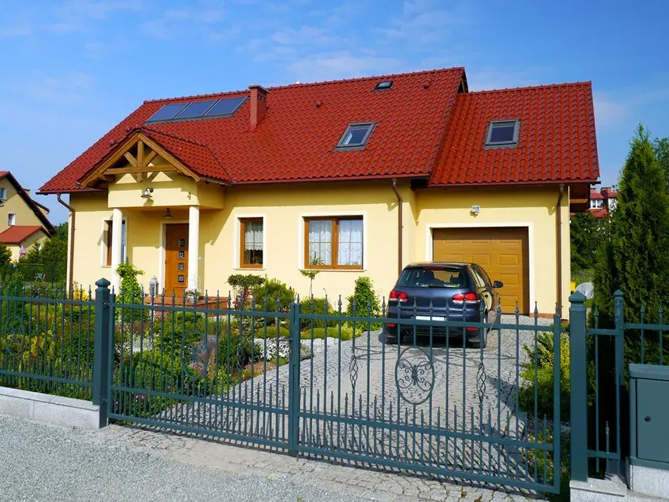 Jak liczyć malowanie ogrodzenia, aby uniknąć zbędnych kosztów?