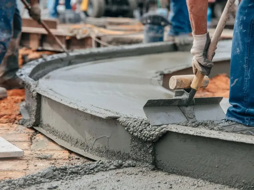 Zdjęcie Jaki beton na fundament ogrodzenia - wybierz najlepszą klasę betonu